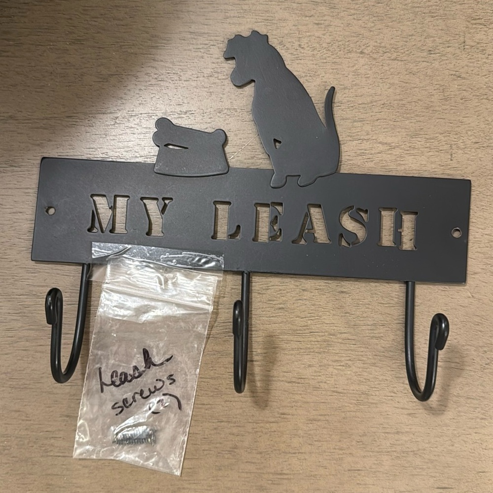 Black Metal Dog Leash Holder